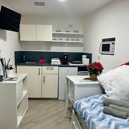 A Casarell Apartment Napoli Ngoại thất bức ảnh